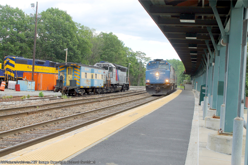 MNCR 4914 West of Hudson service